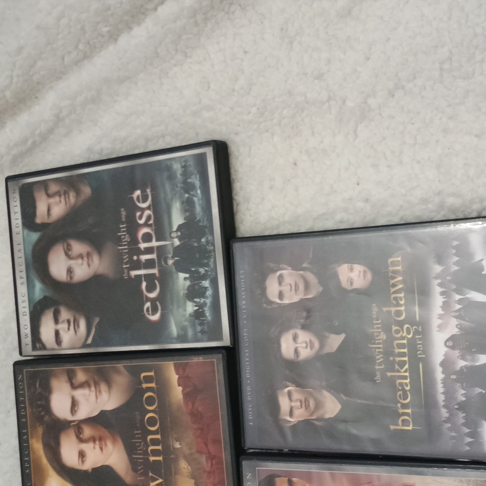 Twilight Saga DVD Collection - Picture 3 of 4